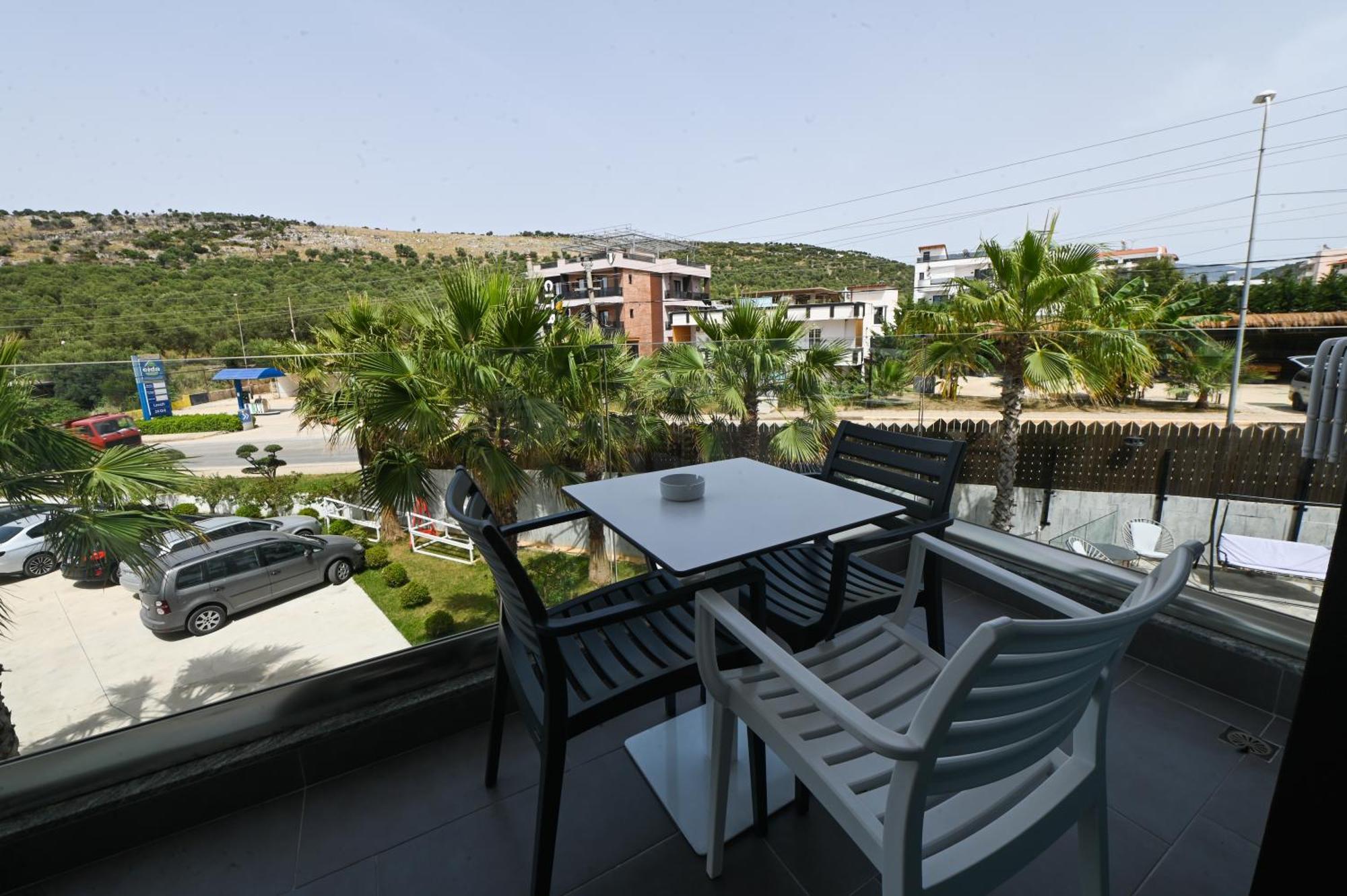 Bianco Hotel Ксамил Экстерьер фото