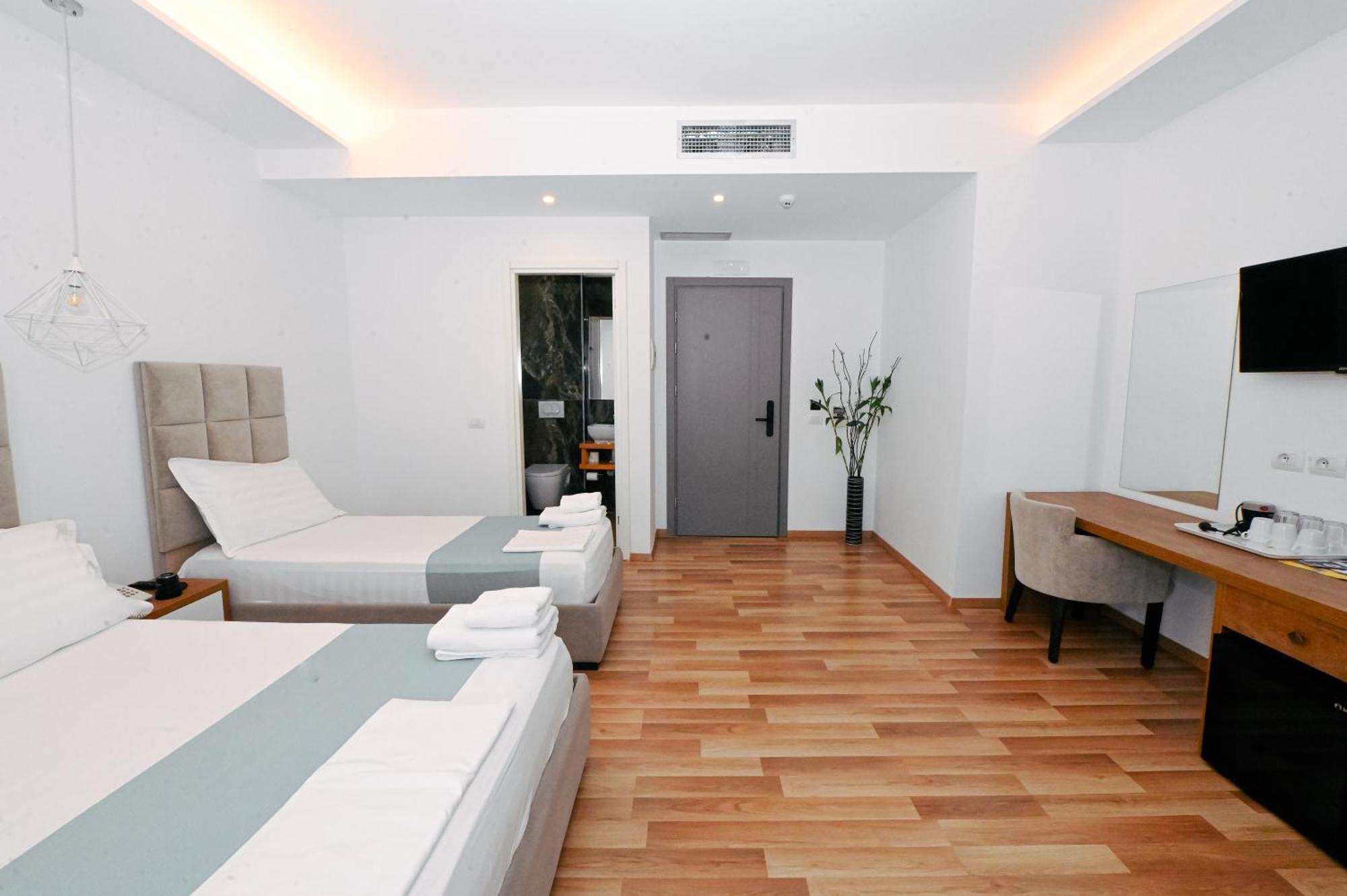 Bianco Hotel Ксамил Экстерьер фото