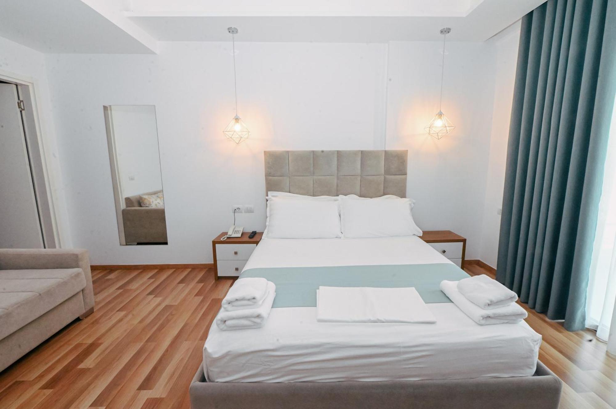Bianco Hotel Ксамил Экстерьер фото